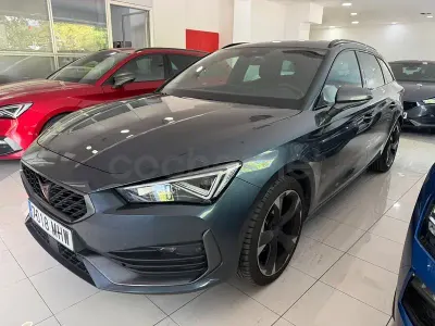 Usado Cupra Leon 150 CV (110 kW) 2023 Gris / plata Familiar