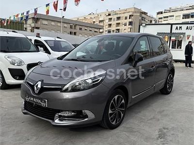 Usado Renault Scénic III Bose Edition 110 CV (80 kW) 2015 Gris / plata Monovolumen
