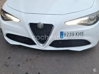 Usado Alfa Romeo Giulia Super 180 CV (132 kW) 2018 Blanco Berlina