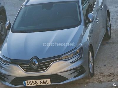 Usado Renault Mégane GrandTour Zen 115 CV (84 kW) 2021 Gris / plata Familiar