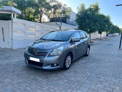 Usado Toyota Verso Advance 126 CV (92 kW) 2011 Gris / plata Monovolumen
