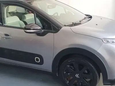 Usado Citroën C3 Shine 99 CV (72 kW) 2019 Gris Utilitario