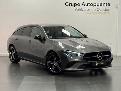 Usado Mercedes CLA200 Shooting Brake 150 CV (110 kW) 2022 Gris / plata Familiar
