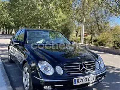 Usado Mercedes E320 Avantgarde 204 CV (150 kW) 2003 Azul Berlina