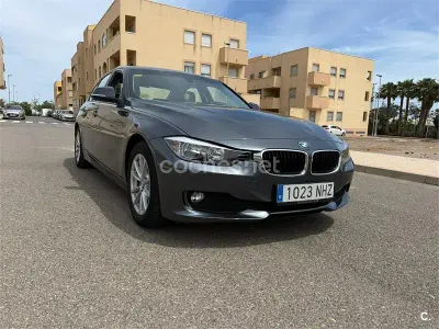Käytetty BMW 320 Efficient Dynamics 163 HP (119 kW) 2014 Harmaa Sedan