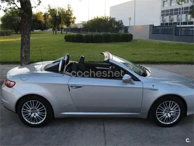 Usado Alfa Romeo Spider 260 CV (191 kW) 2009 Gris / plata Descapotable