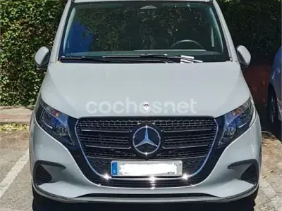 Usado Mercedes V220 163 CV (119 kW) 2025 Gris / plata Monovolumen