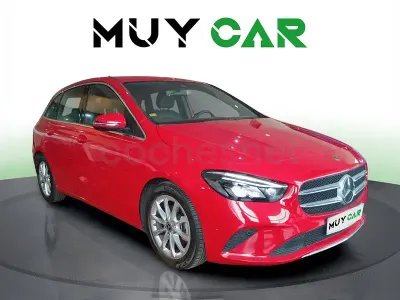 Usado Mercedes B180 116 CV (85 kW) 2020 Rojo Utilitario