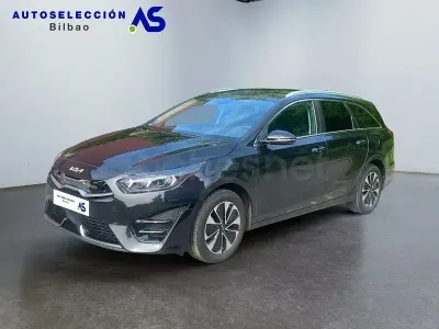 Usado Kia Ceed 141 CV (103 kW) 2025 Negro Utilitario