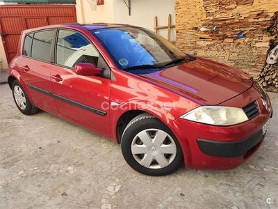 Usado Renault Mégane II Expression 115 CV (84 kW) 2003 Rojo Berlina