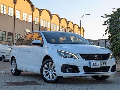Usado Peugeot 308 SW Style 131 CV (96 kW) 2019 Blanco Familiar