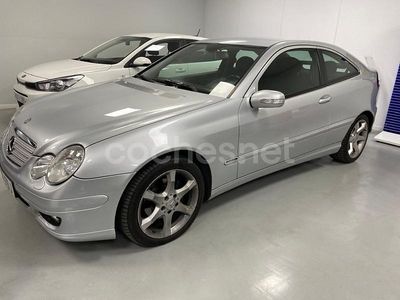 Gris / plata Usado 2006 Mercedes C220 Sport Edition Berlina | 8500 € (Caro)