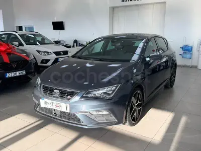 Usado Seat Leon FR 150 CV (110 kW) 2019 Gris / plata Berlina