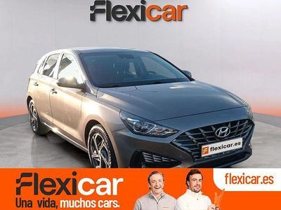 Usado Hyundai i30 120 CV (88 kW) 2021 Beige Berlina
