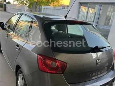 Usado Seat Ibiza Style 105 CV (77 kW) 2017 Gris / plata Berlina
