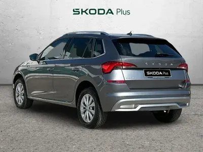 Usado Skoda Kamiq Ambition 110 CV (80 kW) 2023 Gris SUV