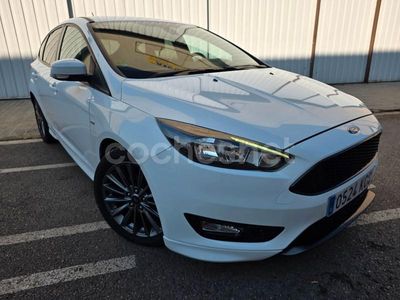 Blanco Usado 2017 Ford Focus ST-Line Berlina | 8900 € (Precio justo)
