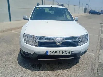 Usado Dacia Duster Ambiance 105 CV (77 kW) 2011 Blanco SUV