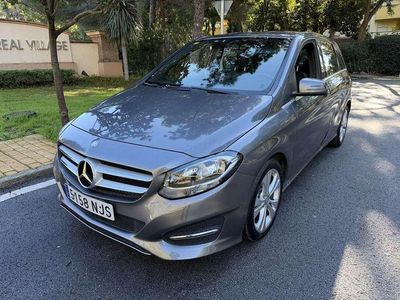 Usado Mercedes B180 109 CV (80 kW) 2015 Gris Monovolumen