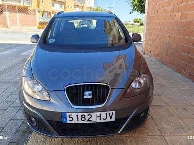 Usado Seat Altea XL Reference 105 CV (77 kW) 2012 Gris / plata Monovolumen