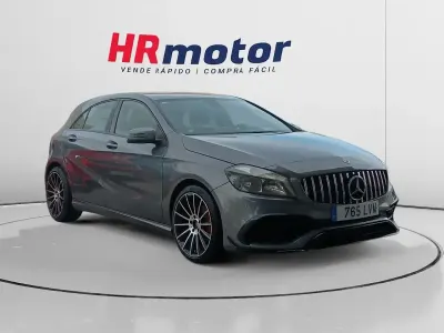 Usado Mercedes A180 109 CV (80 kW) 2017 Gris Utilitario