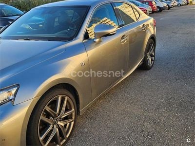 Lexus IS300h