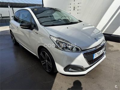 Usado Peugeot 208 GT-line 110 CV (80 kW) 2016 Blanco Utilitario