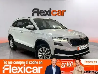 Usado Skoda Karoq Selection 150 CV (110 kW) 2024 Blanco SUV