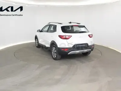 Usado Kia Stonic 100 CV (73 kW) 2025 Blanco SUV