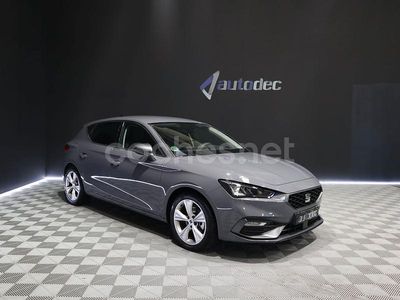 Usado Seat Leon FR 150 CV (110 kW) 2024 Gris / plata Berlina