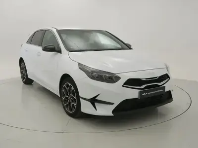Usado Kia Ceed Style 100 CV (73 kW) 2025 Blanco Utilitario