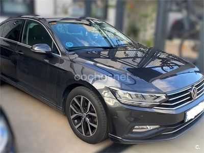 Gris / plata Usado 2019 VW Passat Executive Berlina | 13.900 € (Precio justo)