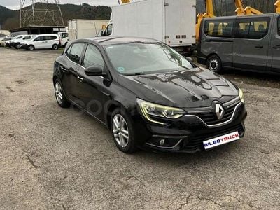 Usado Renault Mégane IV Business 110 CV (80 kW) 2017 Negro Berlina