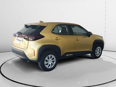 Usado Toyota Yaris Hybrid Style 116 CV (85 kW) 2023 Amarillo