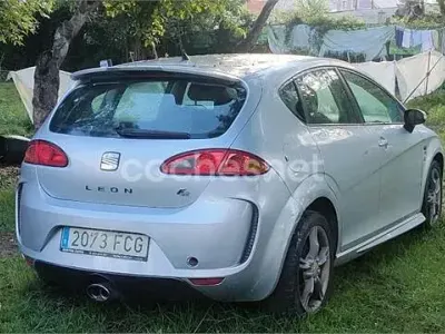 Usado Seat Leon FR 170 CV (125 kW) 2006 Gris / plata Utilitario