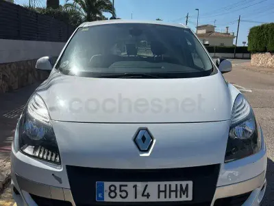 Usado Renault Scénic III Dynamique 110 CV (80 kW) 2012 Blanco Monovolumen