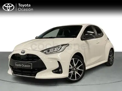 Usado Toyota Yaris Hybrid Style 116 CV (85 kW) 2022 Blanco Berlina