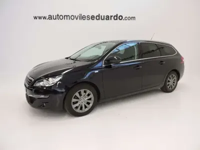 Usado Peugeot 308 SW Style 131 CV (96 kW) 2016 Negro Familiar