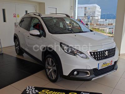 Usado Peugeot 2008 Allure 120 CV (88 kW) 2015 Blanco SUV