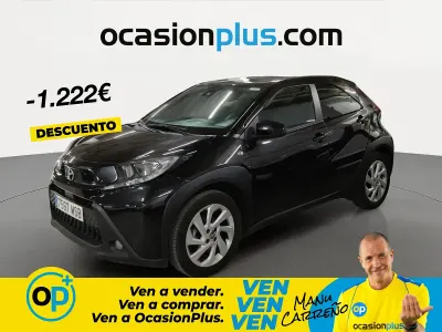 Usado Toyota Aygo X Play 72 CV (52 kW) 2024 Negro SUV