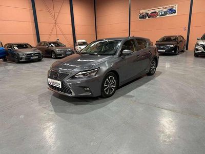 Usado Lexus CT200h Business Edition 136 CV (100 kW) 2020 Gris Utilitario