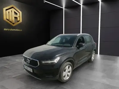 Begagnad Volvo XC40 Momentum 190 HK (139 kW) 2019 Svart SUV