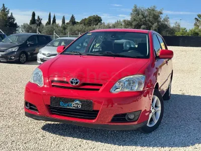 Usado Toyota Corolla Sol 110 CV (80 kW) 2005 Rojo Berlina