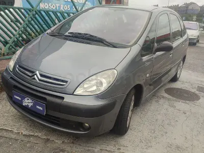 Usado Citroën Xsara Picasso Exclusive 90 CV (66 kW) 2005 Gris / plata Monovolumen