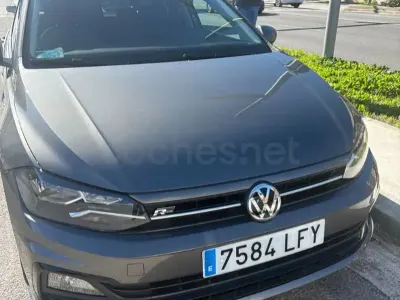 Usado VW Polo Sportline 95 CV (69 kW) 2020 Gris / plata Utilitario