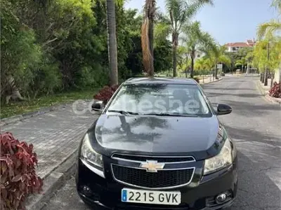 Usado Chevrolet Cruze LS 125 CV (91 kW) 2010 Negro Berlina