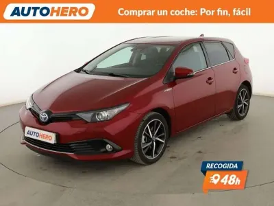 Usado Toyota Auris Hybrid Advance 136 CV (100 kW) 2018 Rojo Utilitario