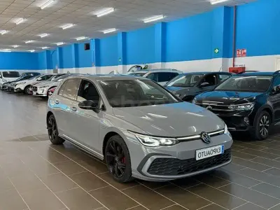 Usado VW Golf VIII GTE 245 CV (180 kW) 2022 Gris / plata Berlina