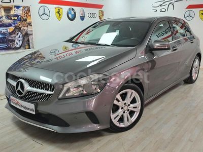 Gris / plata Usado 2016 Mercedes A180 Urban Berlina | 14.999 € (Precio justo)