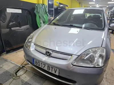 Usado Honda Civic ES 100 CV (73 kW) 2002 Gris / plata Berlina